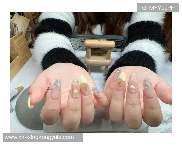 华盛顿分享比赛时手指甲发紫的秘密与场下保暖手套的独特体验 华盛顿分享比赛时手指甲发紫的秘密与场下保暖手套的独特体验