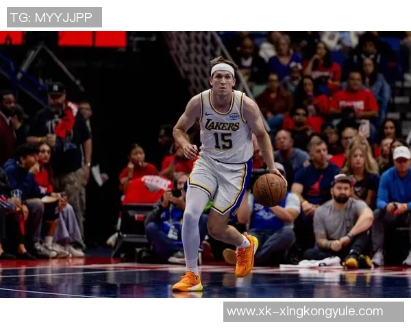 里夫斯谈球队阵容变化频繁称场上组合有时显得奇怪