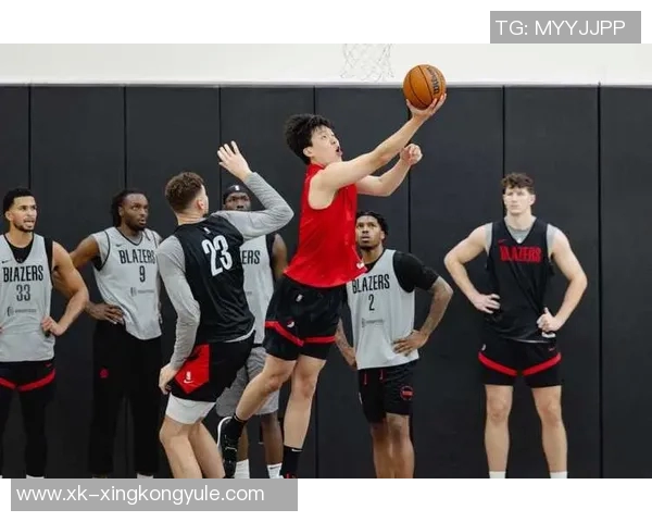 杨瀚森坦言英语表达偶尔失灵未来仍需不断提升语言能力