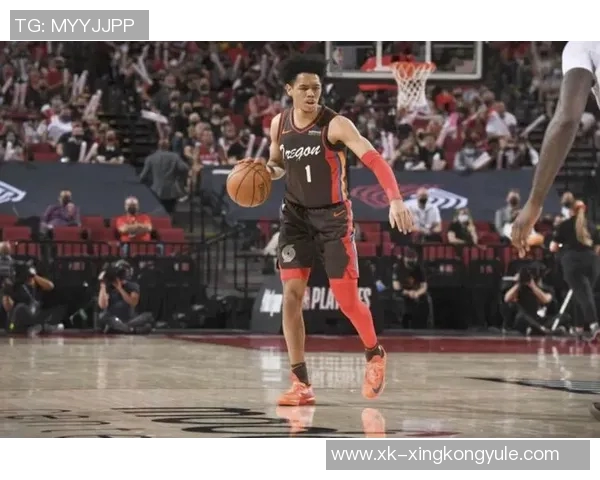 安芬尼西蒙斯在球队中寻找自我与胜利的平衡之道 安芬尼西蒙斯在球队中寻找自我与胜利的平衡之道